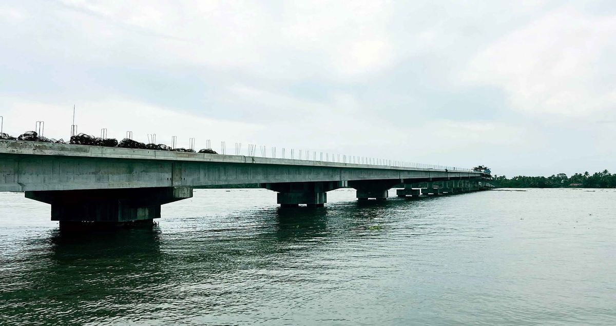 നേരേകടവ് - മാക്കേകടവ് പാലം; 60 ശതമാനം നിർമാണ ജോലികൾ പൂർത്തിയായി