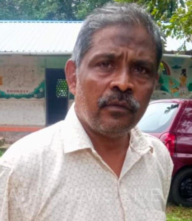 ശബരിമല തീർത്ഥാടകരുടെ കാർ സ്കൂട്ടറിൽ ഇടിച്ച് എരുമേലി സ്വദേശി മരിച്ചു