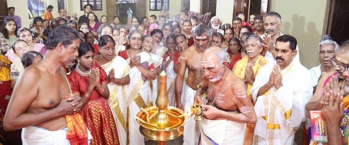 ചെമ്മനത്ത് ശ്രീകൃഷ്ണ സ്വാമി ക്ഷേത്രത്തിൽ ഭാഗവത സപ്താഹത്തിന് തുടക്കമായി