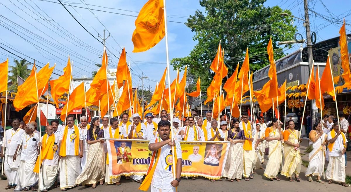 ക്ഷേത്രനഗരിക്ക് സുവർണ്ണശോഭ പകർന്ന് എൻ.എസ്.എസ് സാംസ്കാരിക ഘോഷയാത്ര