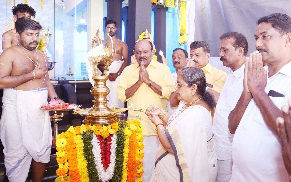 വൈക്കം യൂണിയൻ്റെ നേതൃത്വത്തിൽ ശ്രീനാരായണ ഗുരുവിന്റെ  മഹാസമാധി ഭക്തി നിര്‍ഭരമായ ചടങ്ങുകളോടെ നടത്തി