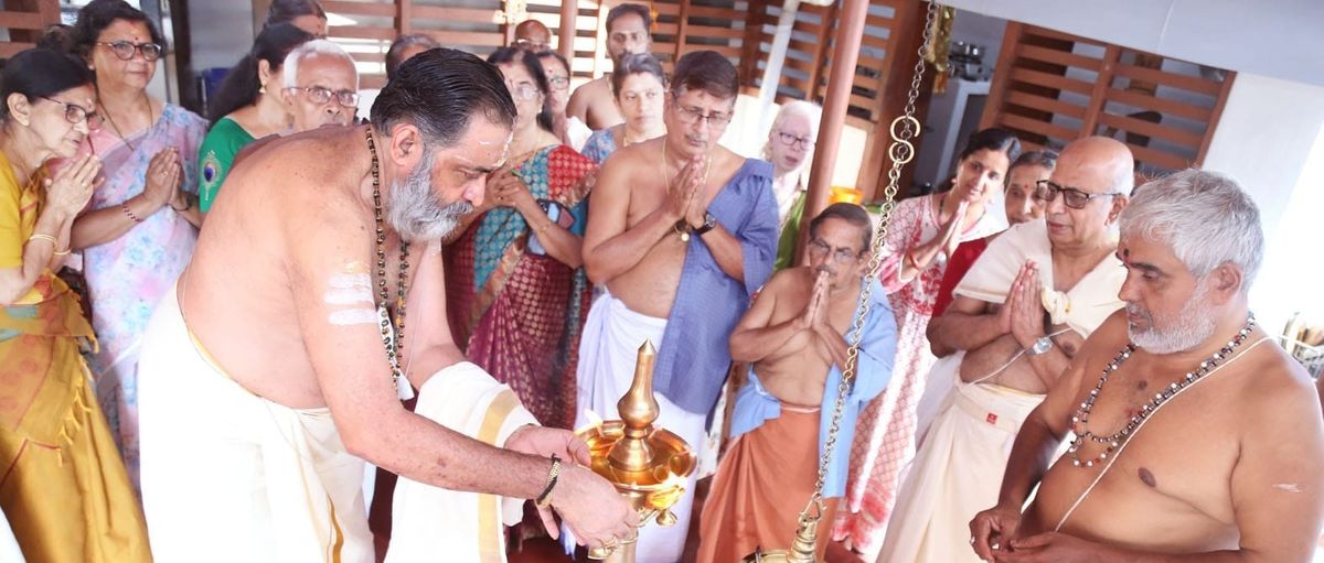 വടക്കുംകൂർ മൂകാംബിക സരസ്വതി ക്ഷേത്രത്തിൽ നവരാത്രി ആഘോഷത്തിന് ദീപം തെളിഞ്ഞു