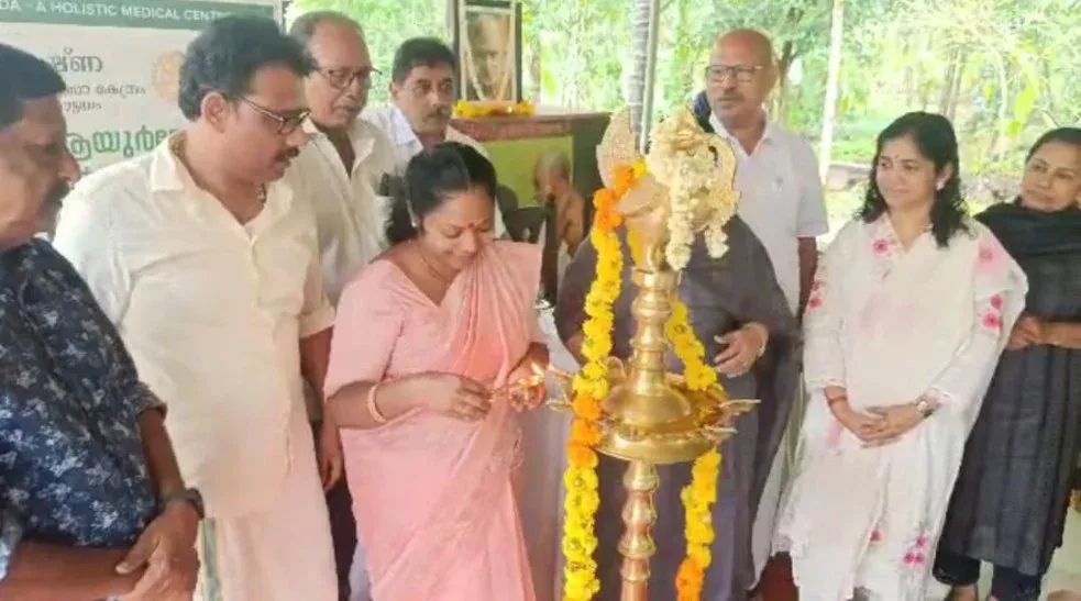 സൗജന്യ ആയുർവേദ ചികിൽസാ ക്യാമ്പ് നടത്തി