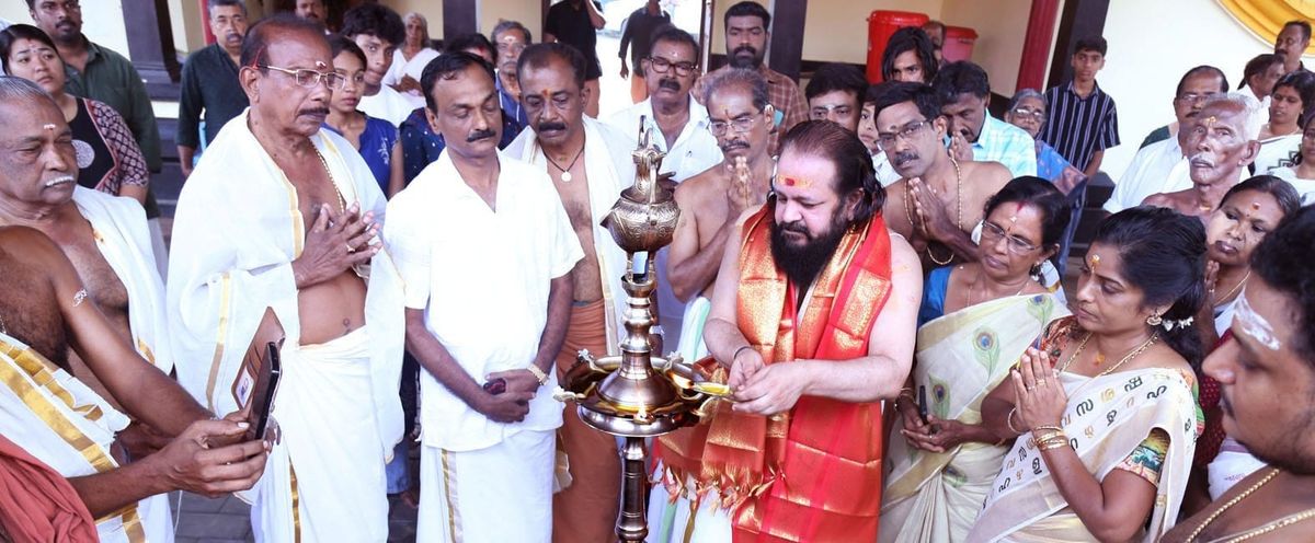 കാളിയമ്മനട ക്ഷേത്രത്തില്‍ ഭാഗവത സപ്താഹയജ്ഞം: ഭദ്രദീപ പ്രകാശനം നടത്തി