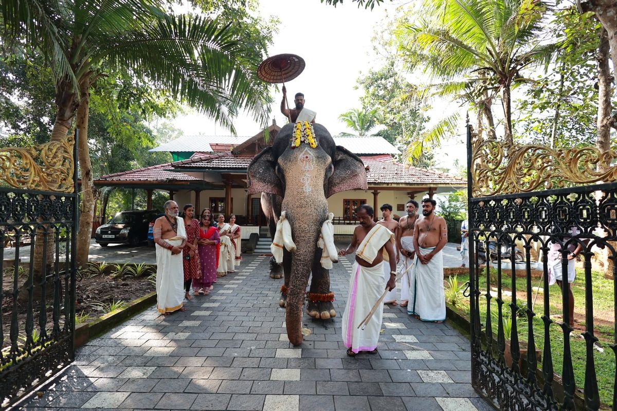 ആചാരനിറവിൽ കൊടിയേറ്ററിയിപ്പ്: വൈക്കത്തഷ്ടമിക്ക് നാളെ കൊടിയേറും