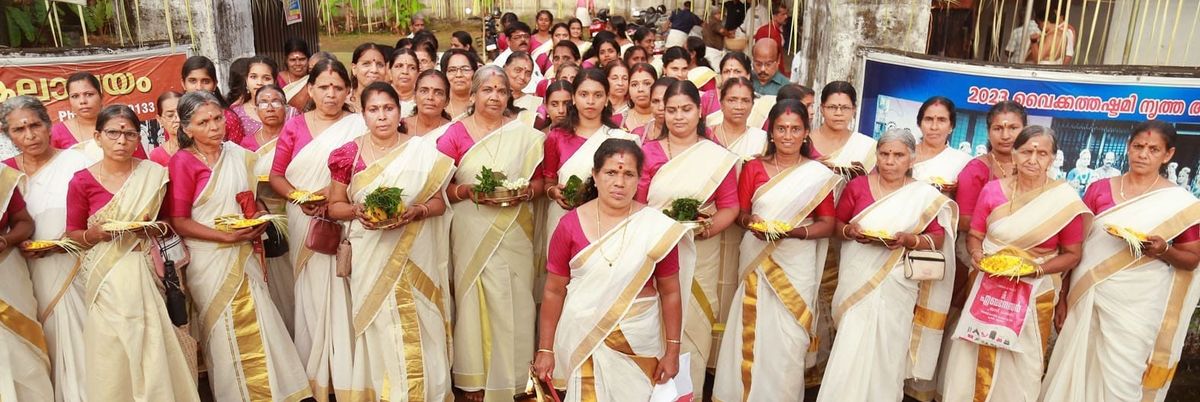 കേരള പട്ടാര്യസമാജത്തിന്റെ താലപ്പൊലി നടത്തി