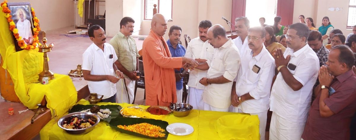 പീതാംബര ദീക്ഷ അണിയിക്കല്‍ ചടങ്ങ് നടത്തി