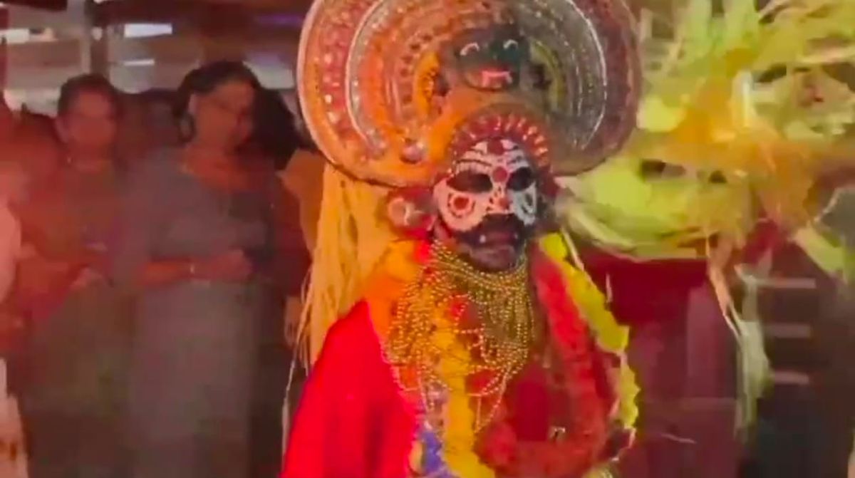 മൂത്തേടത്ത് കാവിൽ വലിയ തീയാട്ട് തുടങ്ങി