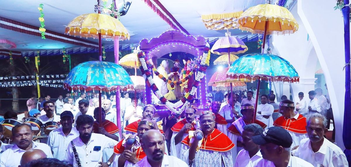 മെഴുകുതിരി ദീപങ്ങളുടെ ഭക്തി പ്രഭയില്‍ വിശുദ്ധ യൗസേപ്പിതാവിന്റെ തിരുസ്വരൂപം എഴുന്നളളിച്ചു