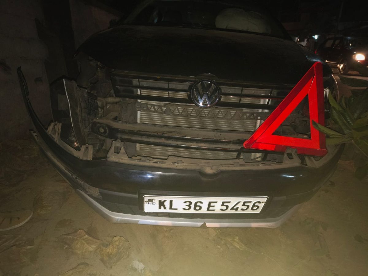 കാറുകൾ കൂട്ടിയിടിച്ചു