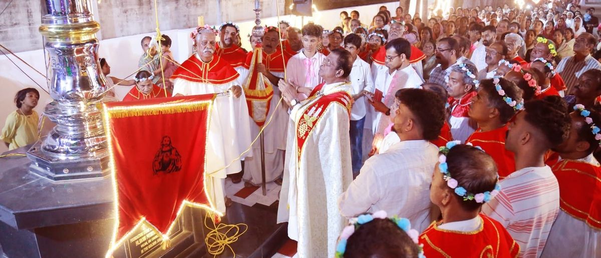 ടി.വി. പുരം തിരുഹൃദയ ദേവാലയത്തില്‍ ഈശോയുടെ തിരുനാളിന് കൊടിയേറി