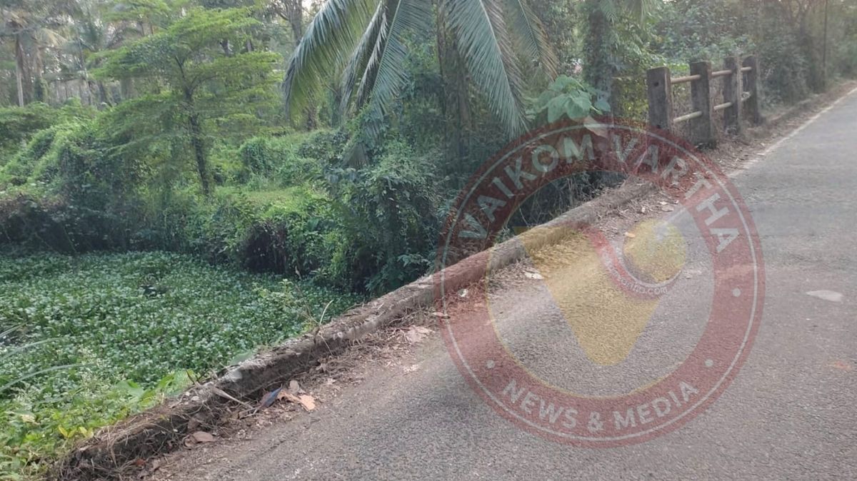 അപകടക്കെണിയായി കൊതവറ പാലം