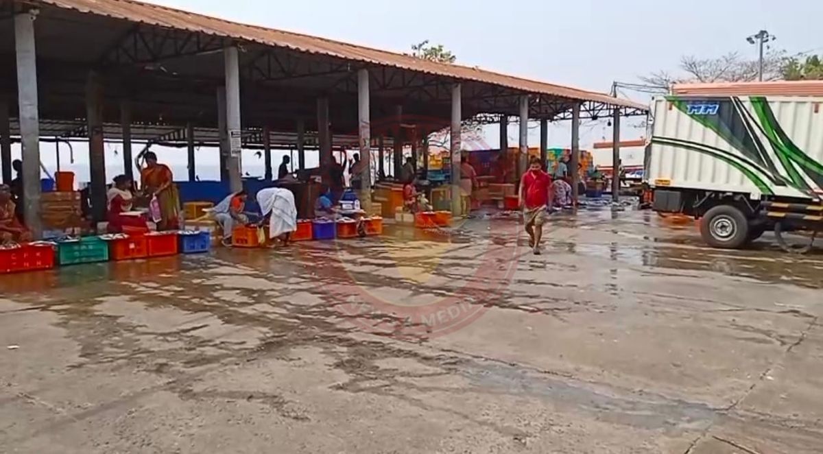 മത്സ്യത്തൊഴിലാളികളുടെയും അനുബന്ധ തൊഴിലാളികളുടെയും ക്ഷേമം സംബന്ധിച്ച നിയമസഭ സമിതി റിപ്പോർട്ട് സമർപ്പിച്ചു