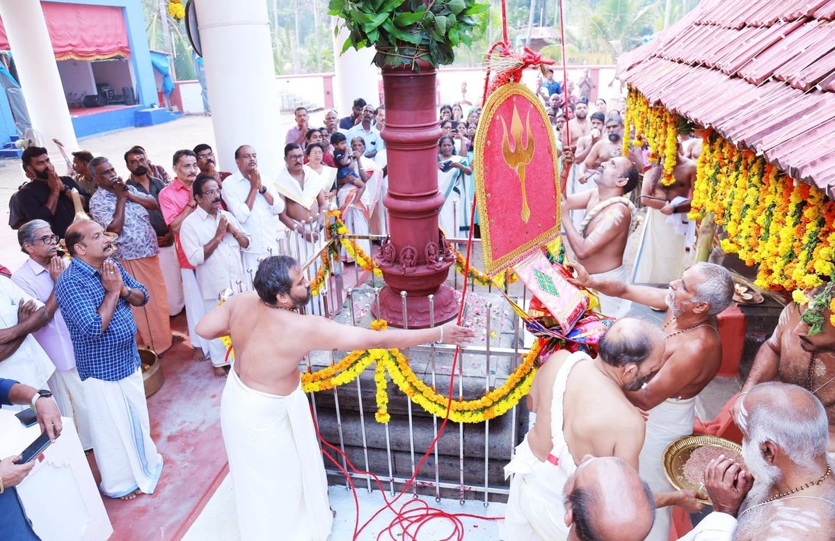 ഉല്ലല പുതിയകാവ് ദേവീക്ഷേത്രത്തില്‍ കുംഭ ഭരണി ഉത്സവത്തിന് കൊടിയേറി