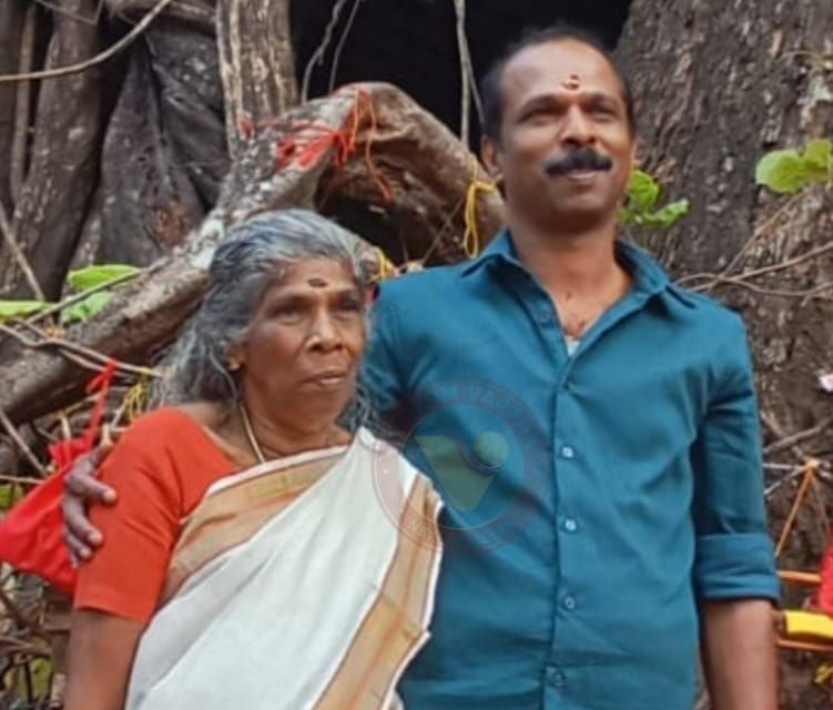 വൈക്കത്ത് അമ്മയും മകനും തൂങ്ങിമരിച്ച നിലയിൽ