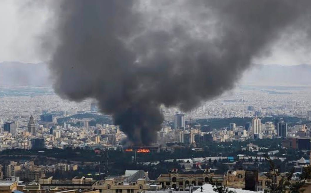 ഇസ്രയേലിലുള്ള ഇന്ത്യൻ പൗരന്‍മാർ അതീവ ജാഗ്രത പാലിക്കണമെന്നാണ് ഇന്ത്യൻ‌ എംബസിയുടെ മുന്നറിയിപ്പ്