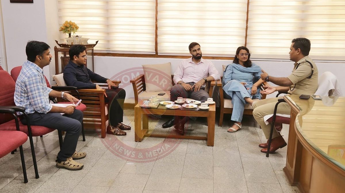 കേന്ദ്ര തെരഞ്ഞെടുപ്പ് നിരീക്ഷകർ ജില്ലയിലെത്തി