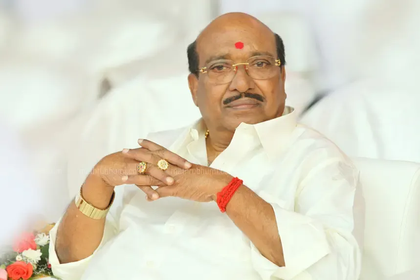 വെള്ളാപ്പള്ളിയെ അയോഗ്യനാക്കിയ നടപടി സ്റ്റേ ചെയ്തു