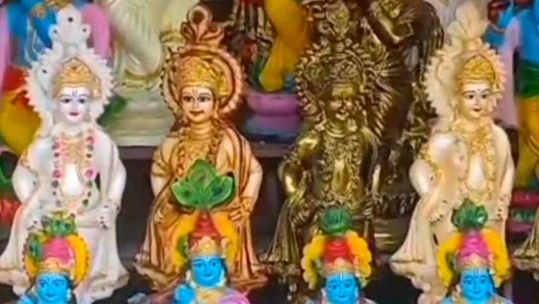 വിഷു പുലരിക്ക് ഒരു രാവ്, കണിയൊരുക്കാൻ നാട്