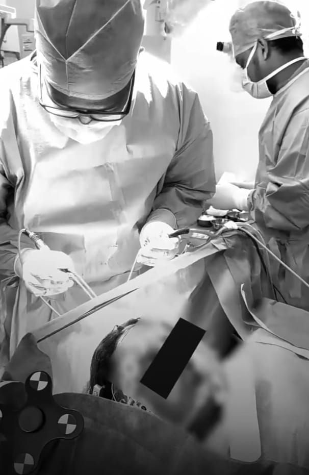 പാട്ടും പാടി ഒരു ശസ്ത്രക്രിയ!