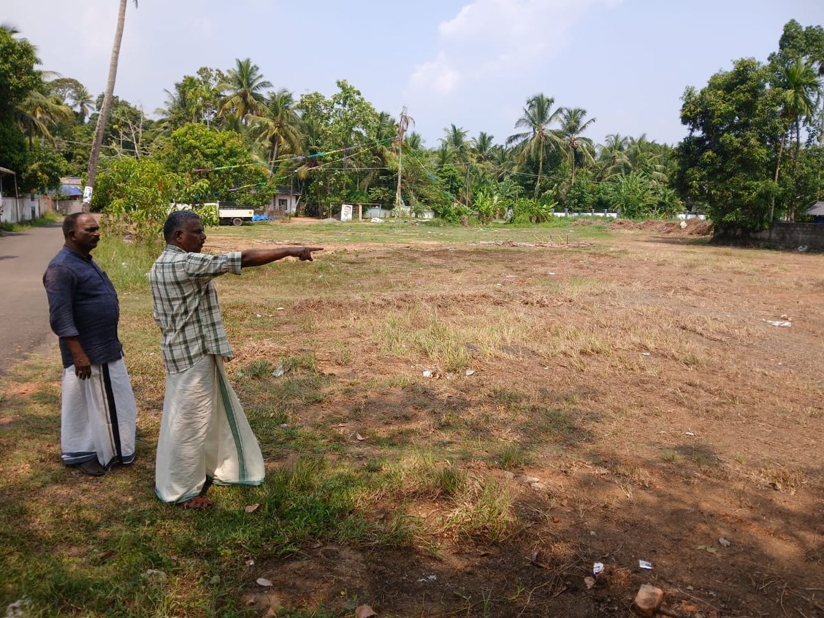 സഖാവ് പി. കൃഷ്ണപിള്ള പഠിച്ച സ്കൂളിൽ സ്റ്റേഡിയം നിർമ്മാണം നഗരസഭ തടഞ്ഞെന്ന്