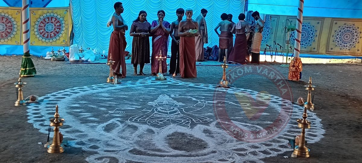 നെല്ലിക്കുന്നത്ത് ഗന്ധർവ്വ - ദേവീക്ഷേത്രത്തിലെ ഗന്ധർവൻ പാട്ടും പ്രതിഷ്ഠാ വാർഷികവും