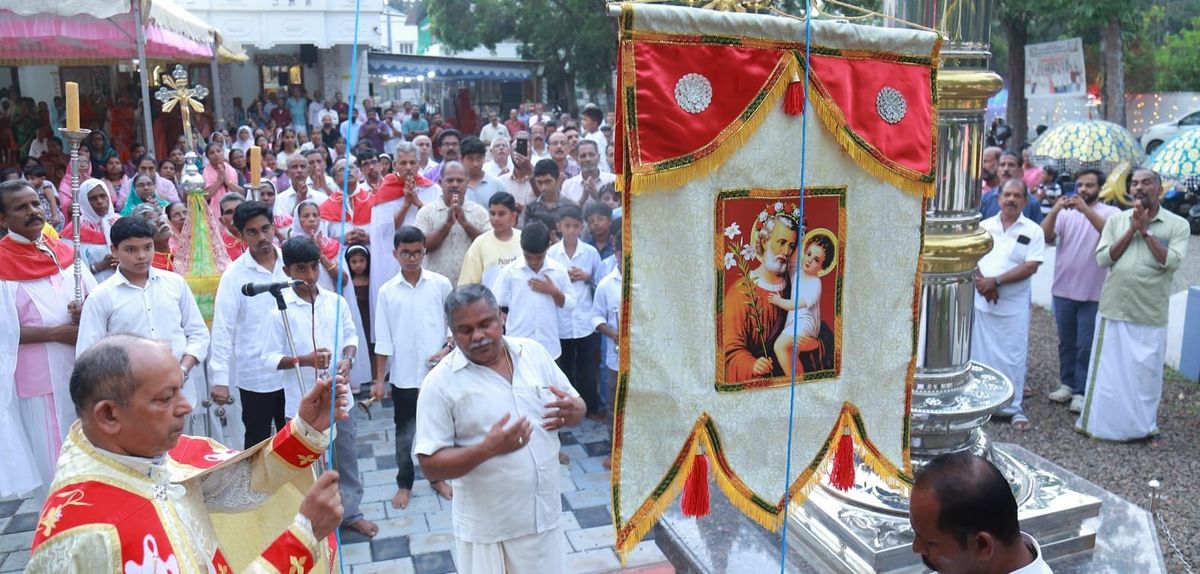 ഇടയാഴം സെന്റ് ജോസഫ് ദേവാലയത്തില്‍ തിരുന്നാളിന് കൊടിയേറി