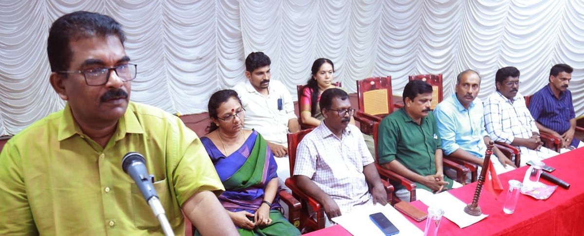 വലതുപക്ഷ വല്‍ക്കരണവും തൊഴില്‍ മേഖലയും: കേരള എന്‍.ജി.ഒ യൂണിയന്‍ സെമിനാര്‍
