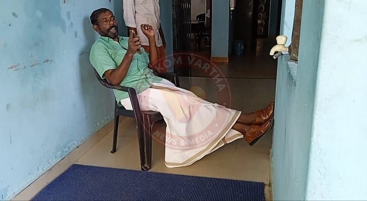 കുടിവെള്ളം മുടങ്ങി: പ്രതിഷേധവുമായി കൗൺസിലർ