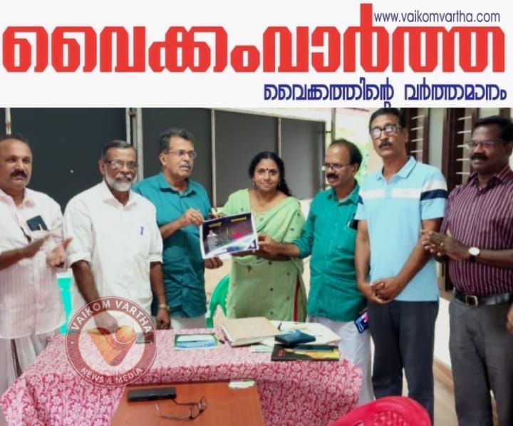 പി. സോമൻപിള്ളയുടെ 'ദലമർമ്മരങ്ങൾ' കഥാസമാഹാരത്തിന്റെ കവർ പ്രകാശനം ചെയ്തു