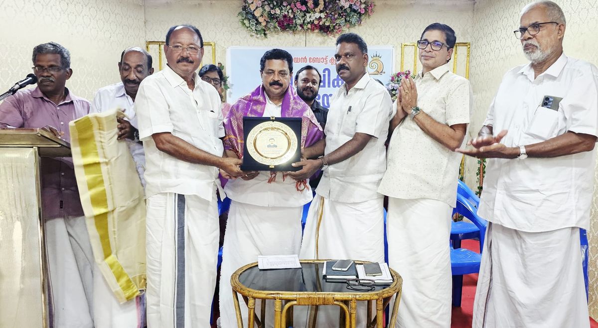 എസ്.ഡി. സുരേഷ് ബാബുവിന് സ്വീകരണം നൽകി