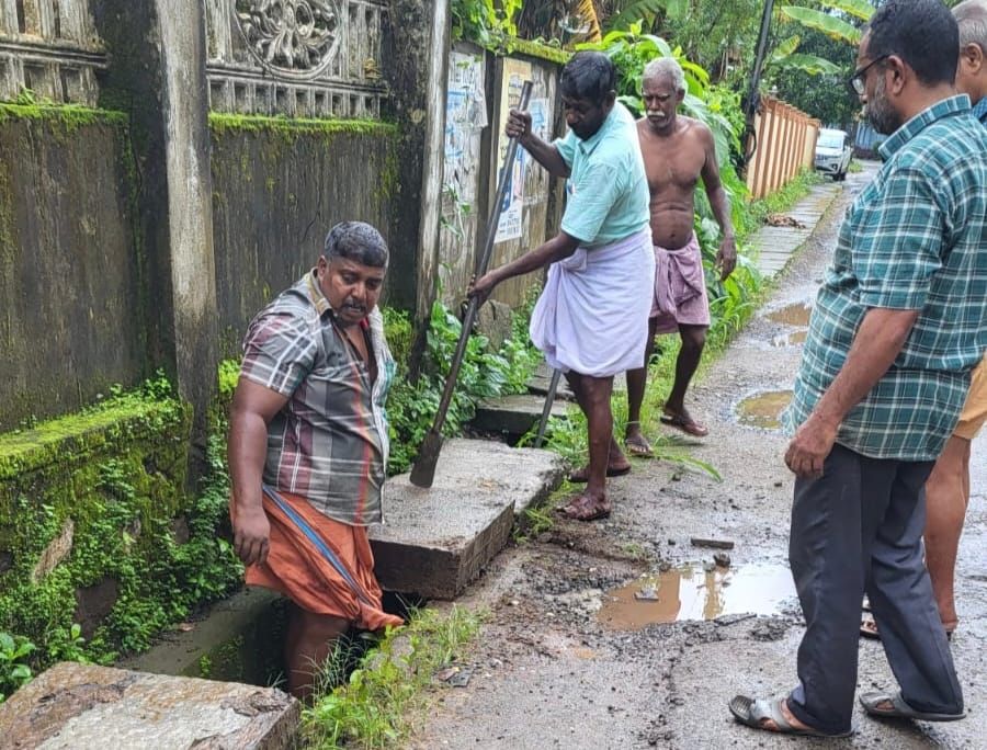 ഓടക്ക് കൗൺസിലർ സ്ലാബിട്ടു; അപകടക്കെണി ഒഴിവായി