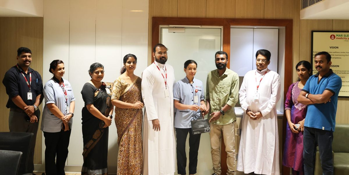 “ലിറ്റി”ൽ സ്റ്റാർ ! രാത്രിയിൽ പ്രസവ വേദനയുമായി വാഹനങ്ങൾക്ക് കൈ നീട്ടി നിൽക്കുന്ന യുവതിക്കരികിലേക്ക് മാലാഖയായി എത്തിയത് മാർ സ്ലീവാ മെഡിസിറ്റിയിലെ നഴ്സ് !