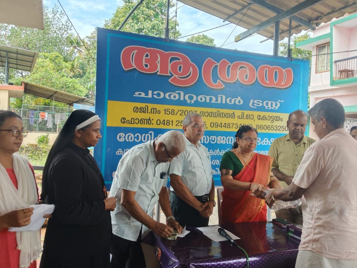 ആശ്രയയിൽ  ഡയാലിസിസ് കിറ്റ് വിതരണവും ചികിത്സാ ധനസഹായവും നൽകി