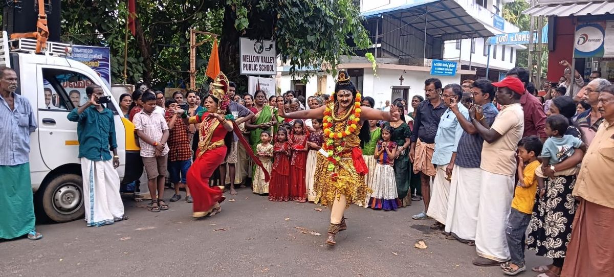 ശിവപാർവതീ പരിണയ ഘോഷയാത്ര ഭക്തിസാന്ദ്രമായി