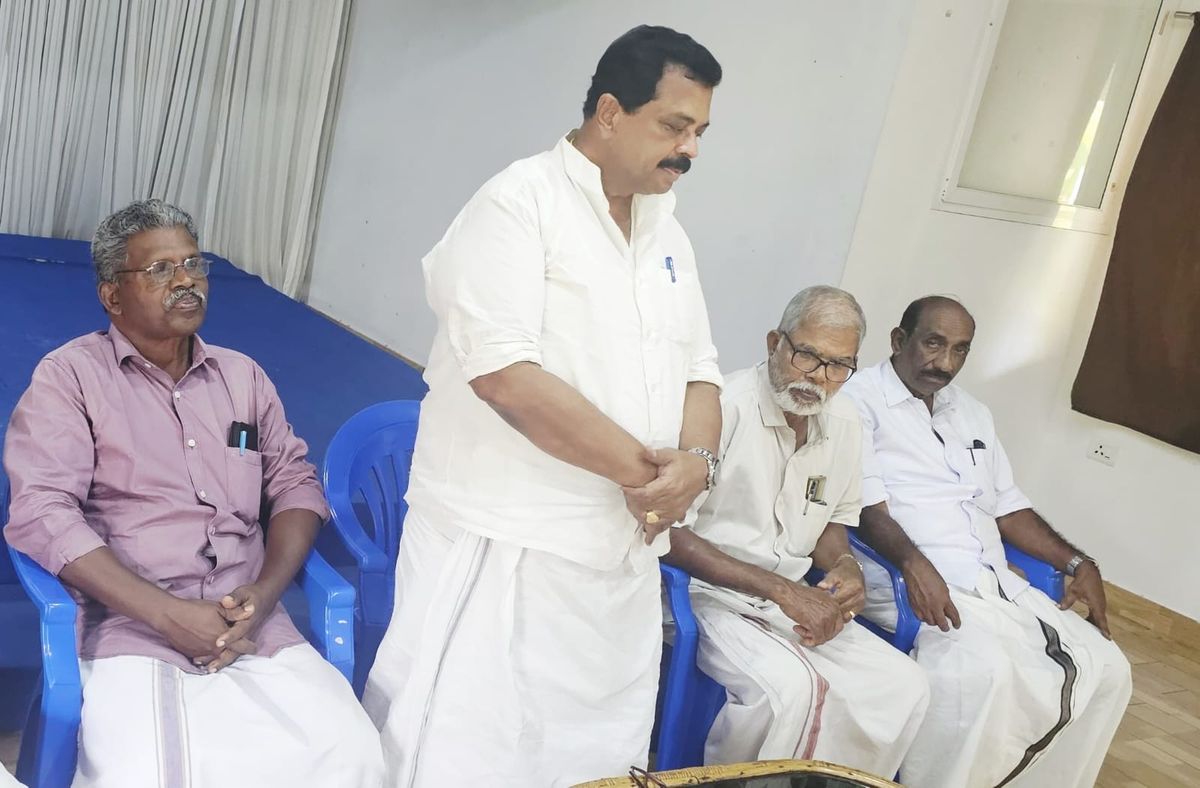 ചെമ്പിലയൻ ജലോത്സവം 27 ന്