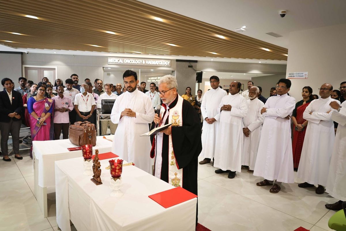 മാർ സ്ലീവാ കാൻസർ കെയർ ആൻഡ് റിസർച്ച് സെന്ററിൽ ബോൺമാരോ ട്രാൻസ്പ്ലാന്റ് യൂണിറ്റിന്റെ ആശീർവാദം നടത്തി