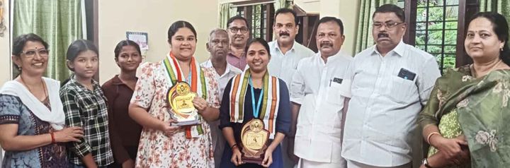 റാങ്ക് ജേതാക്കളെ ആദരിച്ചു