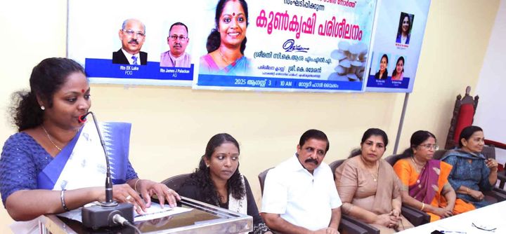 റോട്ടറി ഹാളിൽ കൂൺ കൃഷി പരിശീലനം തുടങ്ങി