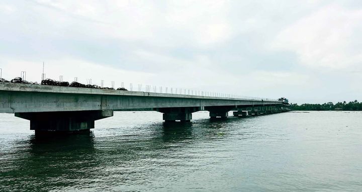 നേരേകടവ് - മാക്കേകടവ് പാലം; 60 ശതമാനം നിർമാണ ജോലികൾ പൂർത്തിയായി