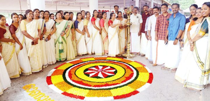 ആശ്രമം സ്‌കൂളിൽ ഓണാഘോഷ പരിപാടികൾ നടത്തി