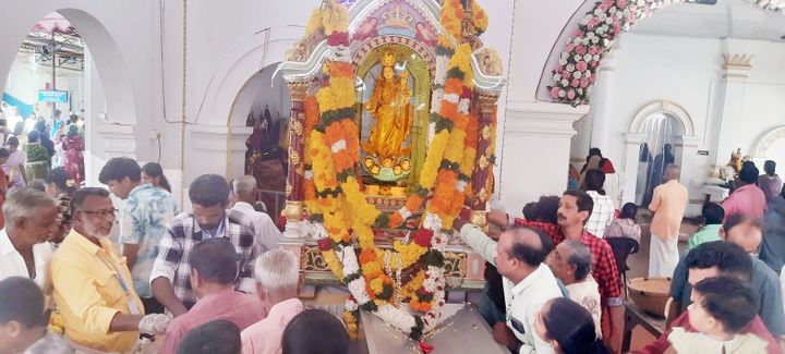 വെച്ചൂര്‍ പളളിയില്‍ പരിശുദ്ധ കന്യകാമറിയത്തിന്റെ പിറവി തിരുനാള്‍  പ്രദക്ഷിണം ഭക്തി നിര്‍ഭരമായി