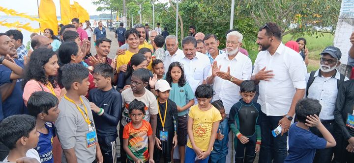 വൈക്കം വേമ്പനാട്ട് കായൽ നീന്തിക്കടന്ന് ഭിന്നശേഷിക്കാരായ 10 കുട്ടികൾ വേൾഡ് റെക്കോർഡിൽ ഇടം നേടി