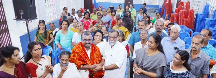 നഗരസഭ കൗണ്‍സിലറായി 25 വര്‍ഷം പിന്നിട്ട പി.ടി. സുഭാഷിനെ വാര്‍ഡ് സഭ ആദരിച്ചു