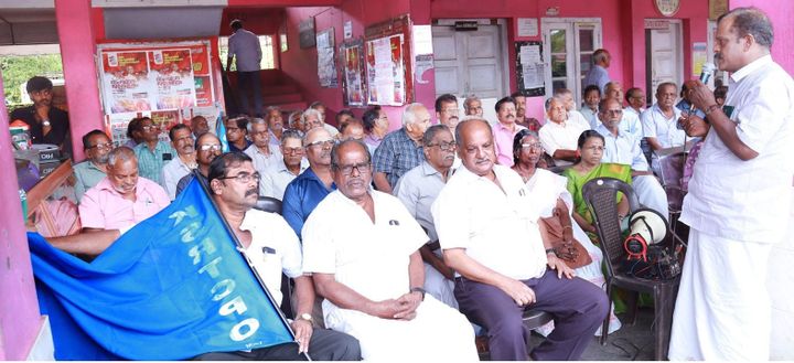 കെ.എസ്.ആര്‍.ടി.സി പെന്‍ഷന്‍കാര്‍ വൈക്കം ഡിപ്പോയില്‍ സമരം നടത്തി