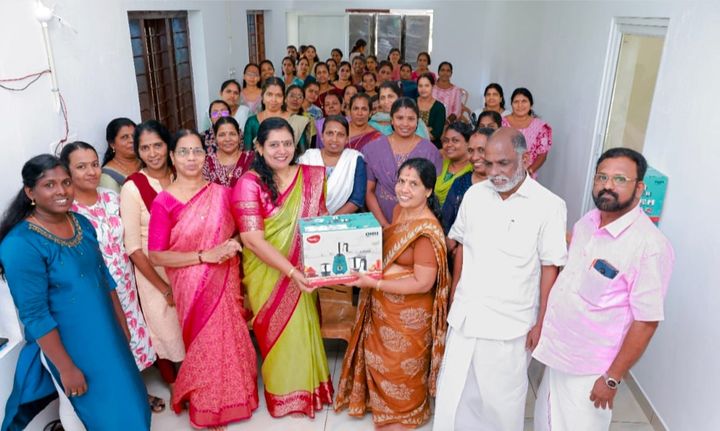 അങ്കണവാടികൾക്ക് മിക്സി,അലമാര, കളിപ്പാട്ടങ്ങൾ വിതരണം നടത്തി