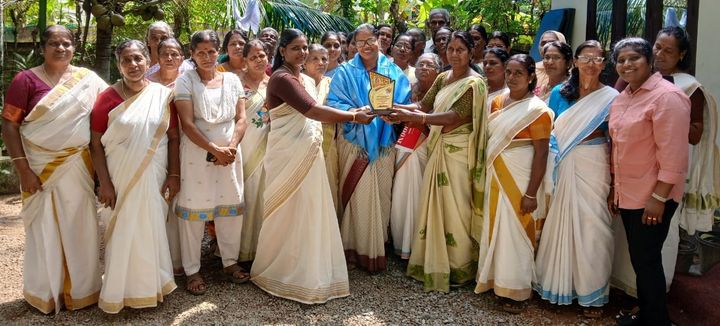 വാർഡ് മെമ്പറെ ആദരിച്ചു