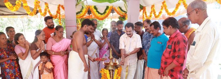 അരിമ്പുകാവ് ഭഗവതി ക്ഷേത്രത്തില്‍ പുന പ്രതിഷ്ഠാ വാര്‍ഷികവും ഉത്സവവും