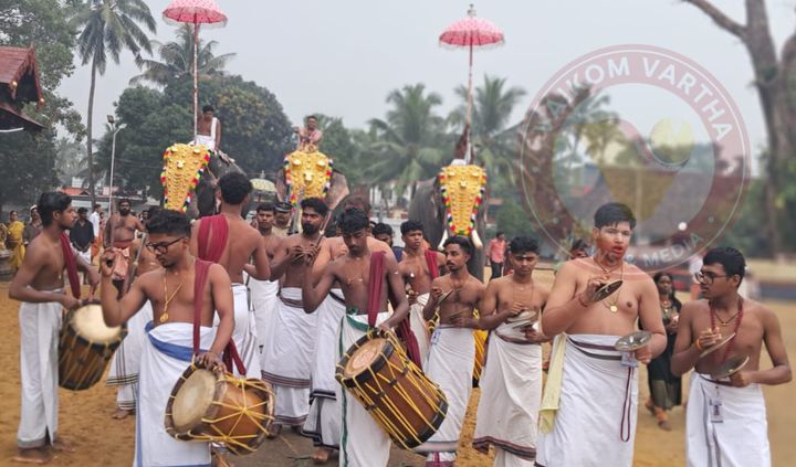 വൈക്കത്ത് നാളെ ദേശപൂത്താലം:  ഉദയനാപുരത്ത് 4 ന് കാർത്തികവിളക്ക്