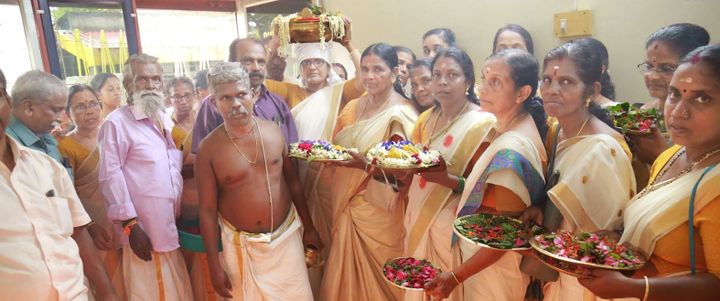 വിശ്വകര്‍മ്മ മഹിളാസഭയുടെ താലപ്പൊലി നടത്തി